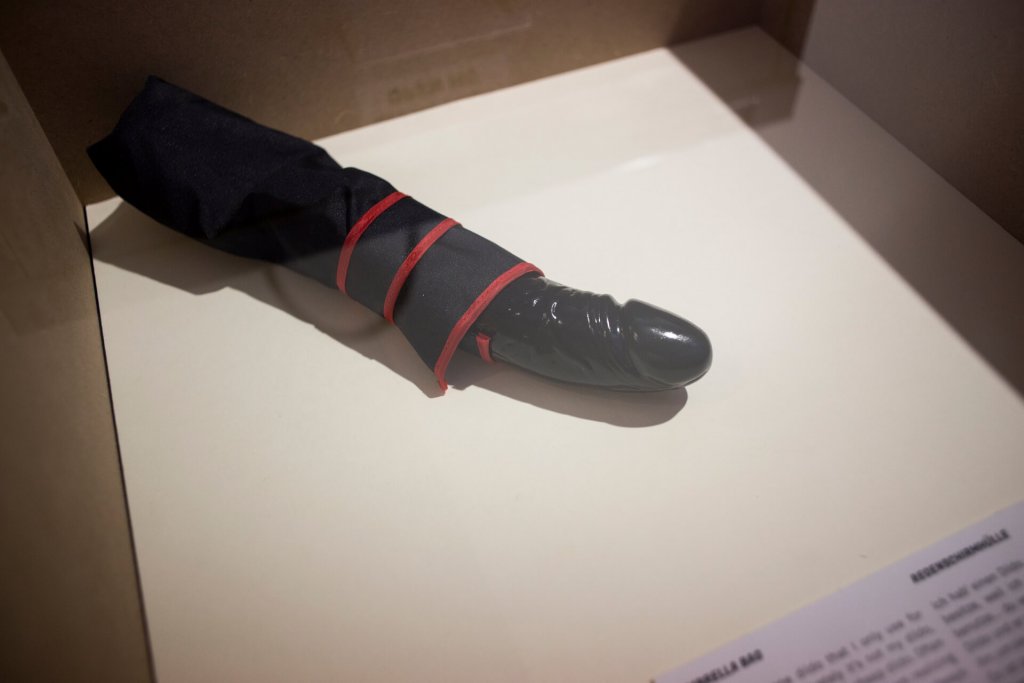 Umbrella Bag / REGENSCHIRMHÜLLE sex work sexarbeit objects of desire berlin schwules museum activism
